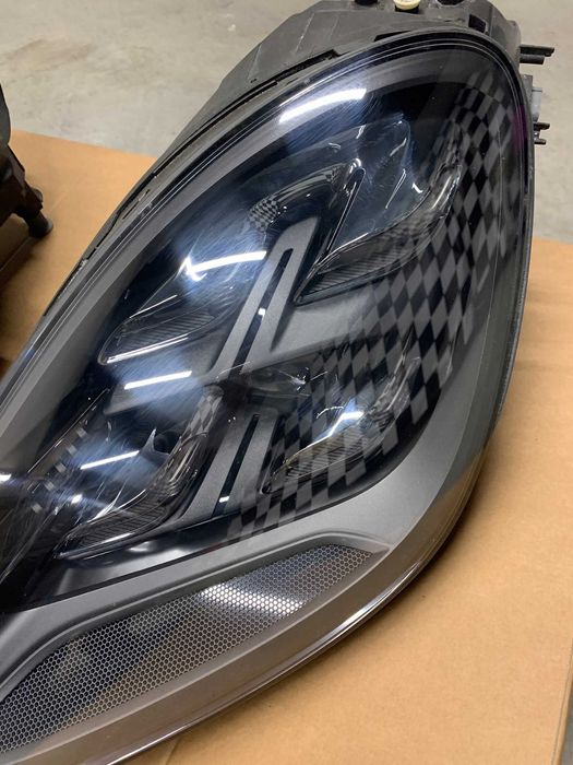 Porsche Cayenne 9Y0 far stanga far dreapta faruri full led matrix