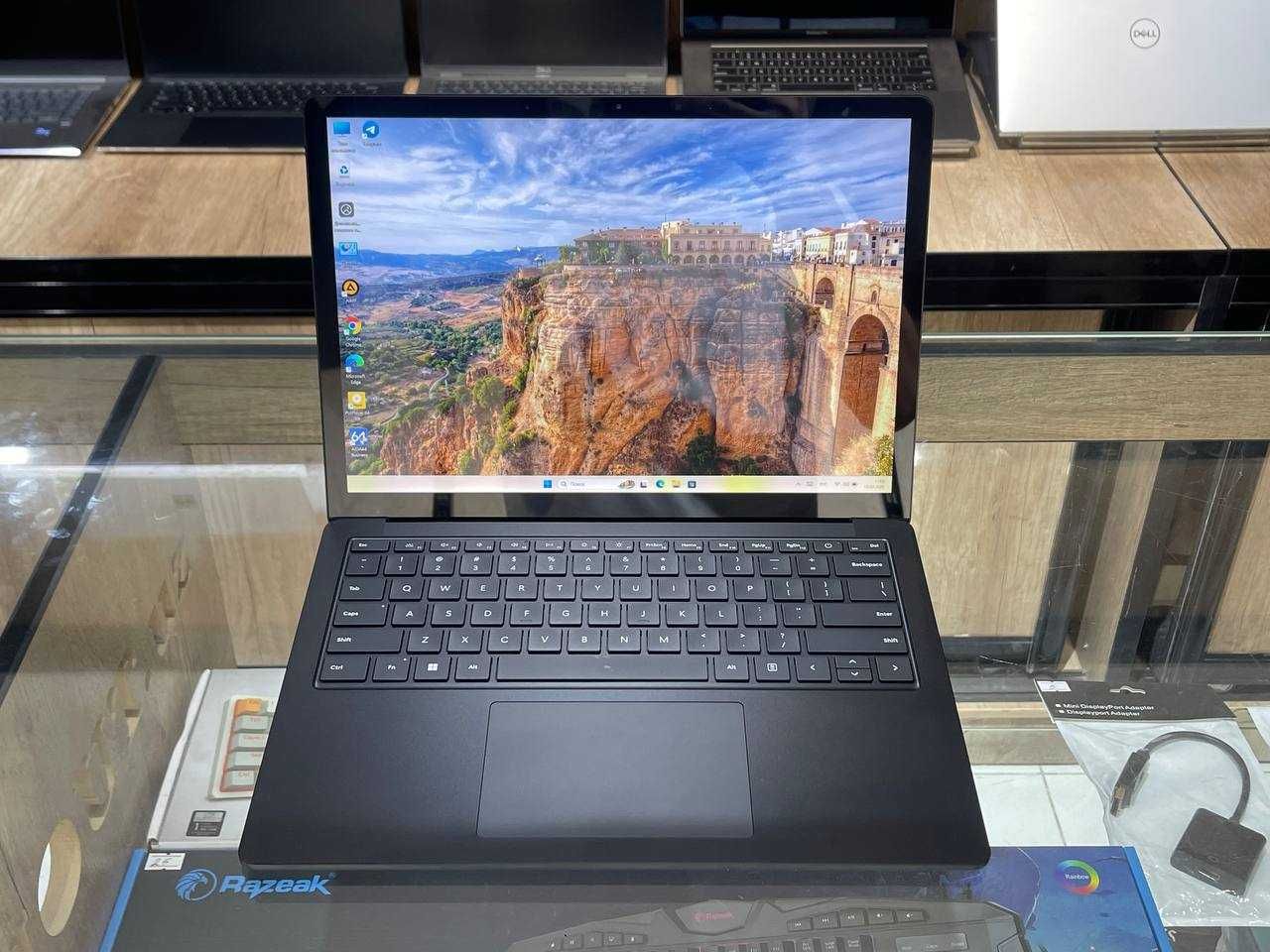 Microsoft Surface laptop 5 CORE i5-1245U ram 8 ssd 256 сенсорный