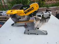 Fierăstrău circular de masa Dewalt DW718 - QS