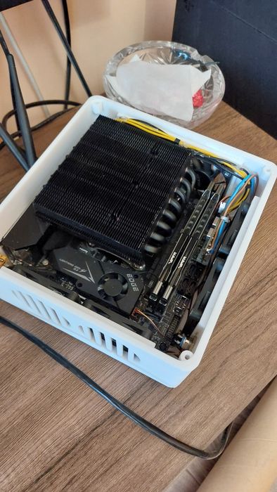 Mini pc cu placa de baza mitx