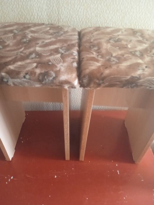 Мягкие табуретки