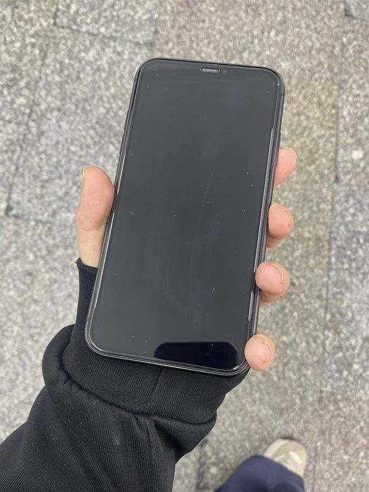 iPhone 11 128 ГБ — отличное состояние, срочно!