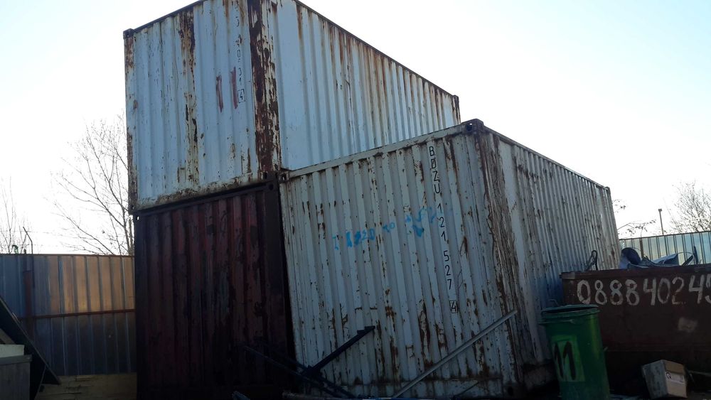 20' Контейнери, 4 броя висока база и един контейнер ниска база