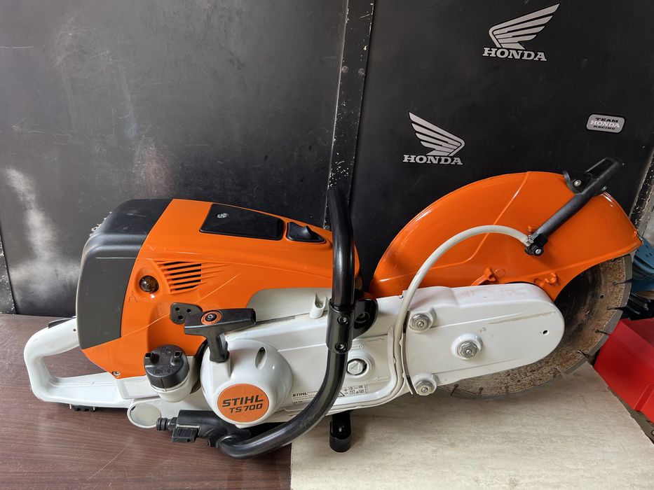 Vând drujba beton STIHL TS 700 model 2019/2020