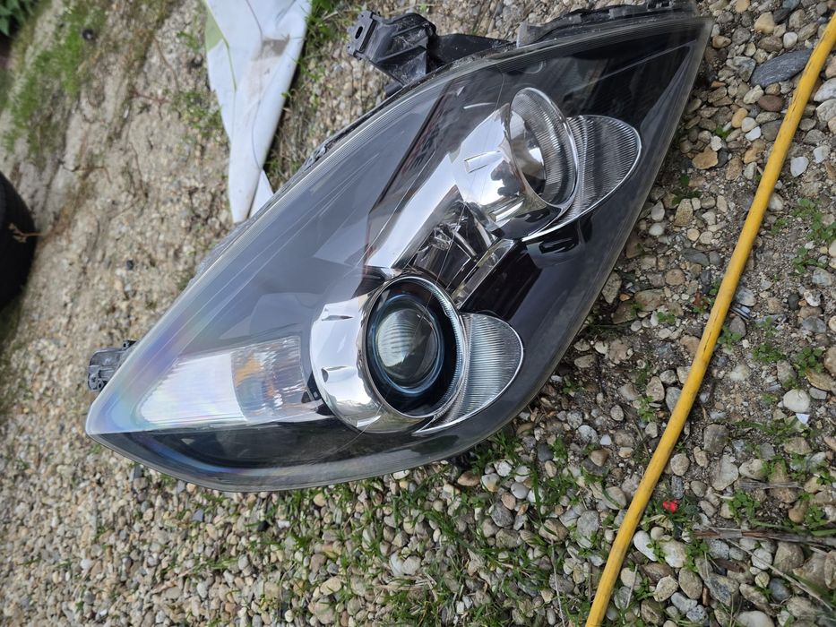 Faruri xenon Opel Vectra C facelift.