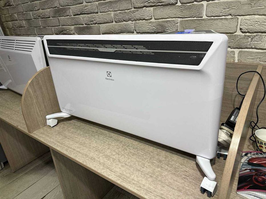 конвекторный Обогреватель Electrolux настенная +доставка