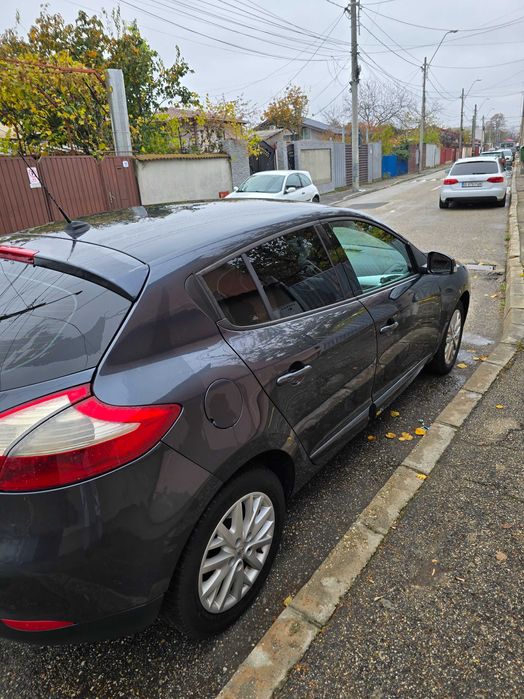 Vând renault megane 3 2014 luna 09 motor 1.5 dCi 110cp