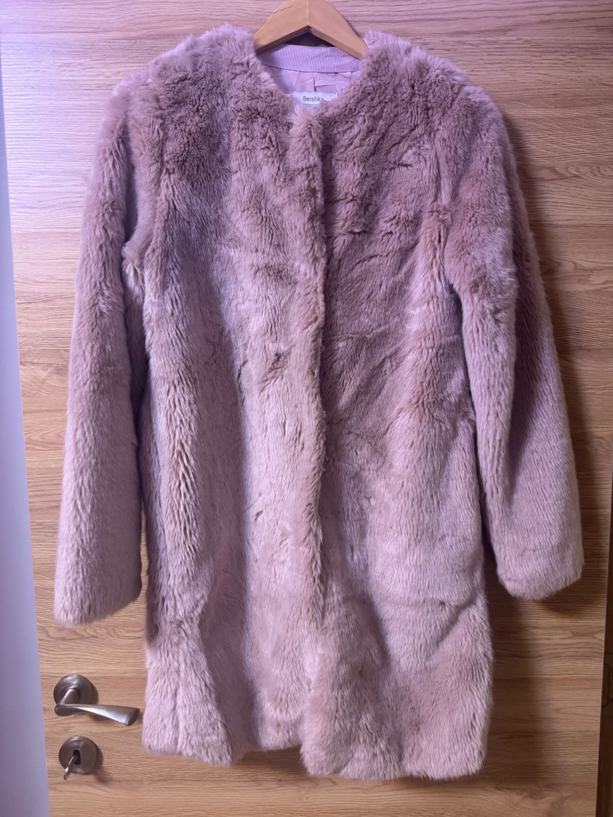 Оригинално палто Bershka