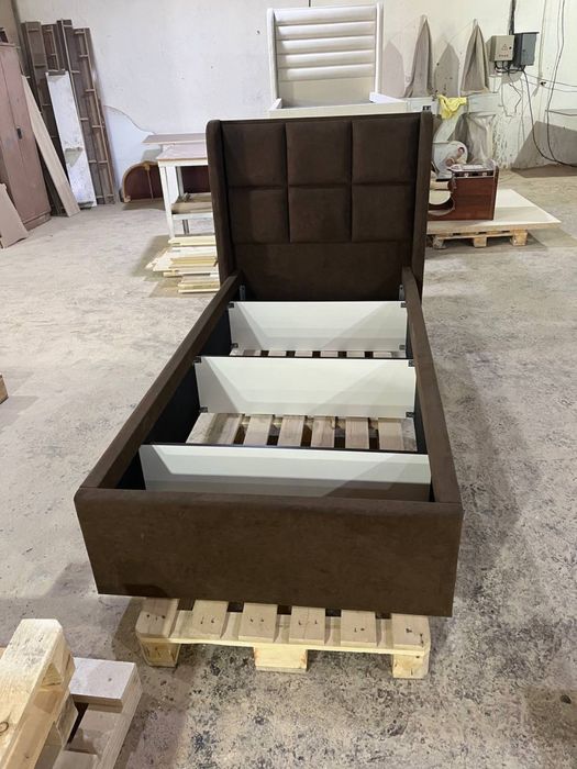 1 кишилик кроватчалар сотилади ишлатилмаган йанги матраслари билан.