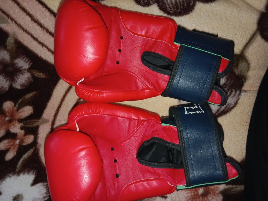 Перчатки для бокса
