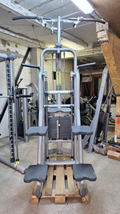 Tractiuni / triceps asistat Technogym