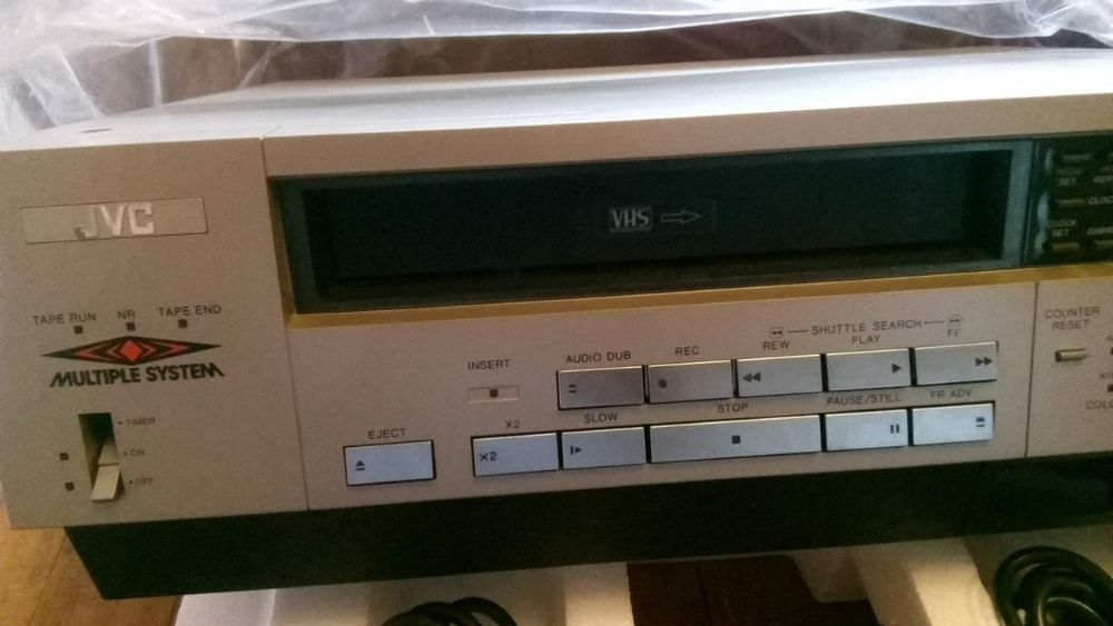 Видео рекордер JVC HR-7600ms VHS и SHARP VC-582N VHS