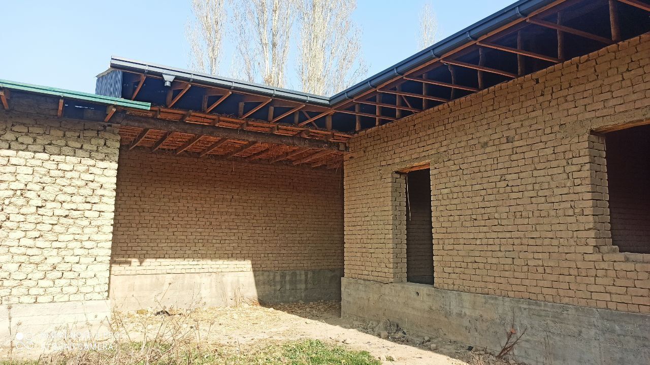 Uy Xovli sotiladi