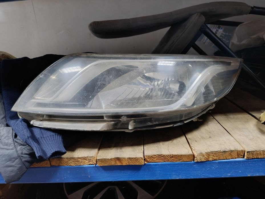 Автозапчасти Передние фары