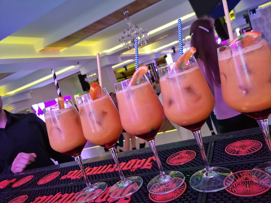 Bar Cocktail/Bar mobil/Bar evenimente/Tort shoturi/Tortul mirelui