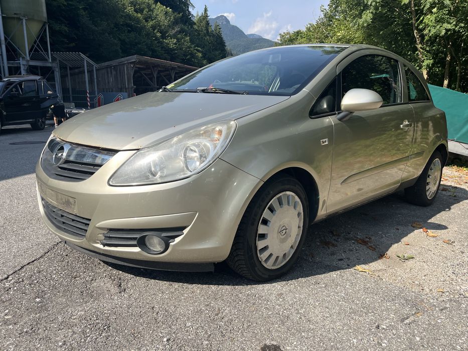 Opel Corsa 1.2 an 2008 clima Ac geam electric