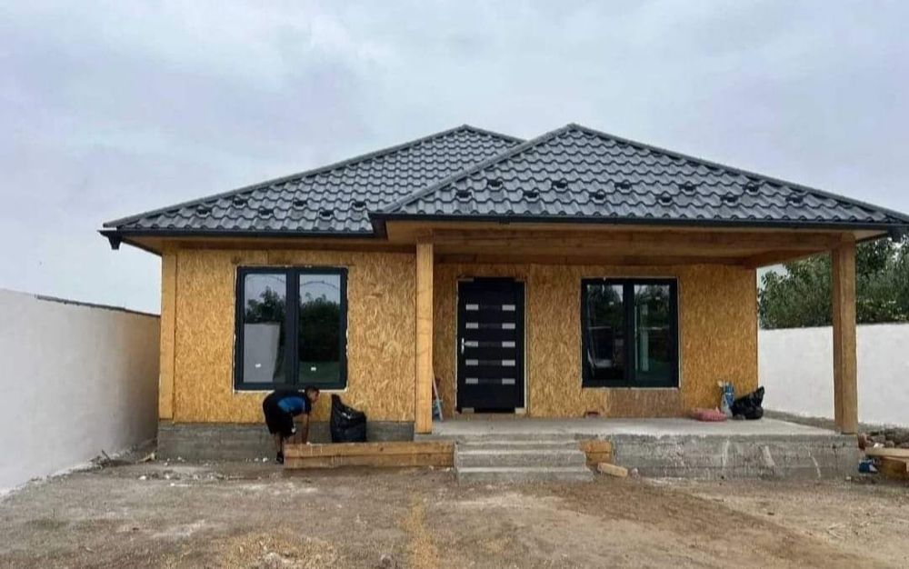 Vindem căsuțe din lemn sau din panou sandwich