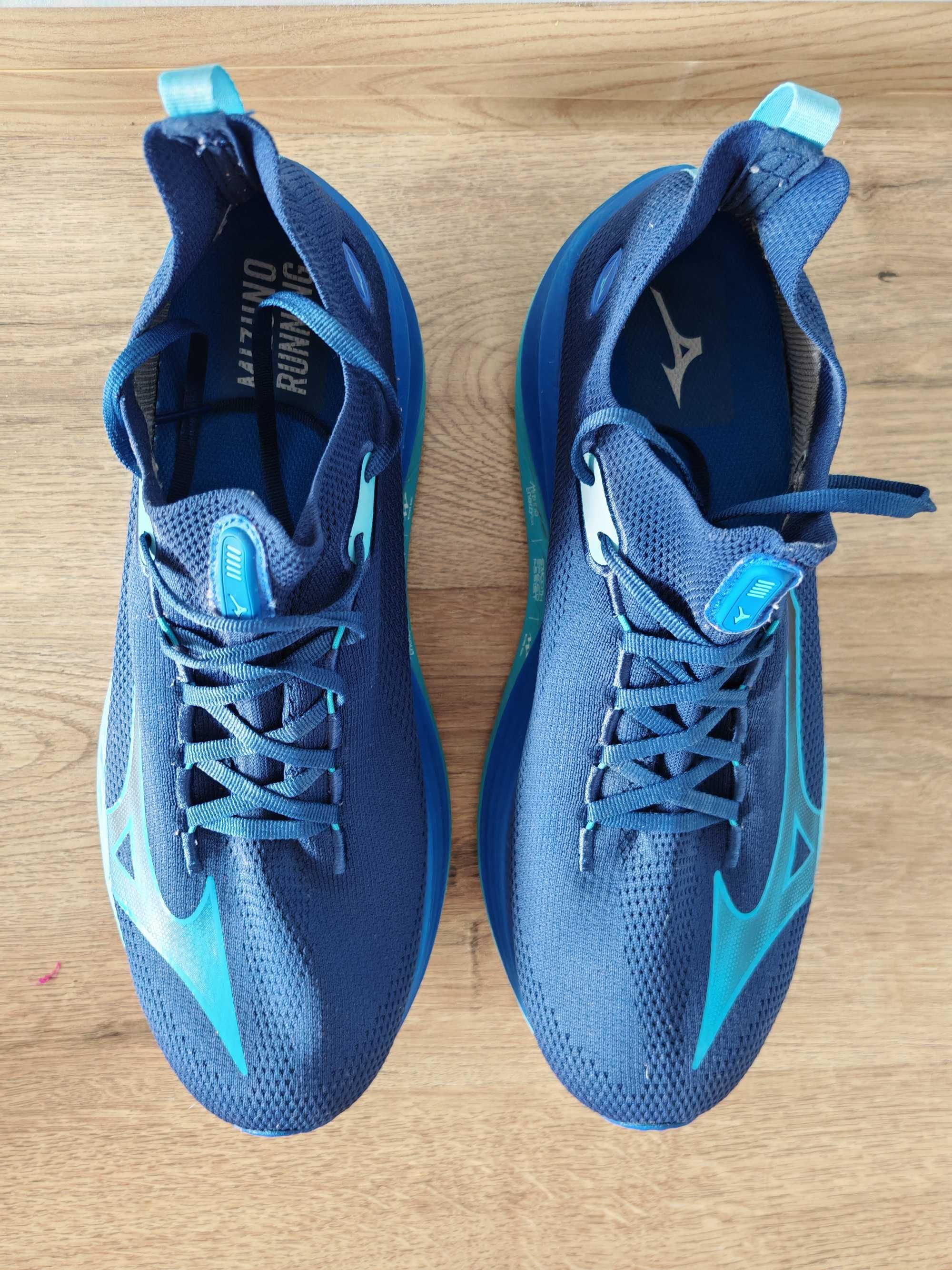 Обуви за бягане: Hoka Mach X2, Saucony endorphin speed 4, mizuno vista