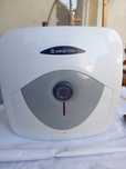 Instant apa calda ariston