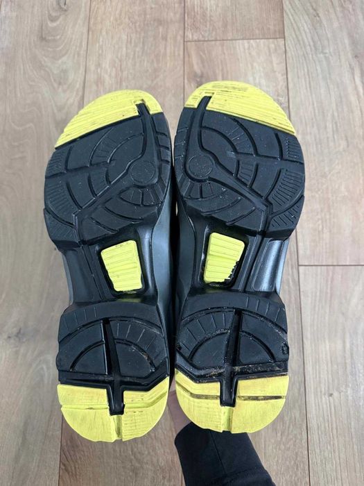 Uvex 44 S1 ESD bocanci bombeu snur