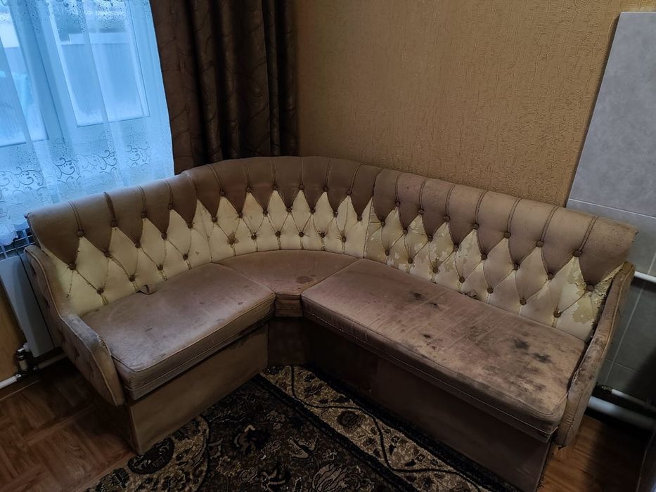 Продаю кухонный диван