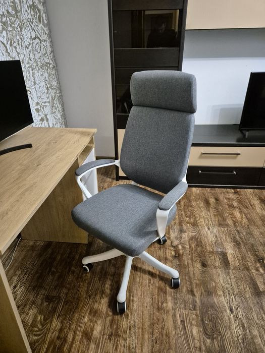 Birou Jysk BILLUND 54x120 stejar natur/alb + scaun
(129)