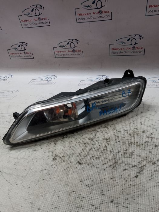 proiectoare dreapta  volkswagen passat b7 2007