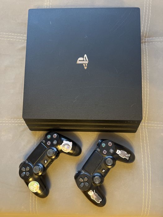 Play Station 4 Pro 1 TB