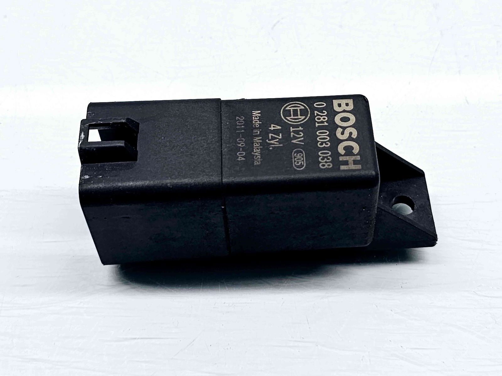 Releu  Volkswagen Passat B6 (3C2) [Fabr 2005-2010] 038907281D