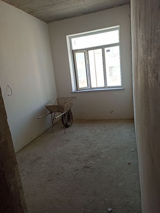 Срочно 1 хоналиг 1 этаж 31 кв сотилади уй коробка холатида 
Янги гиштл