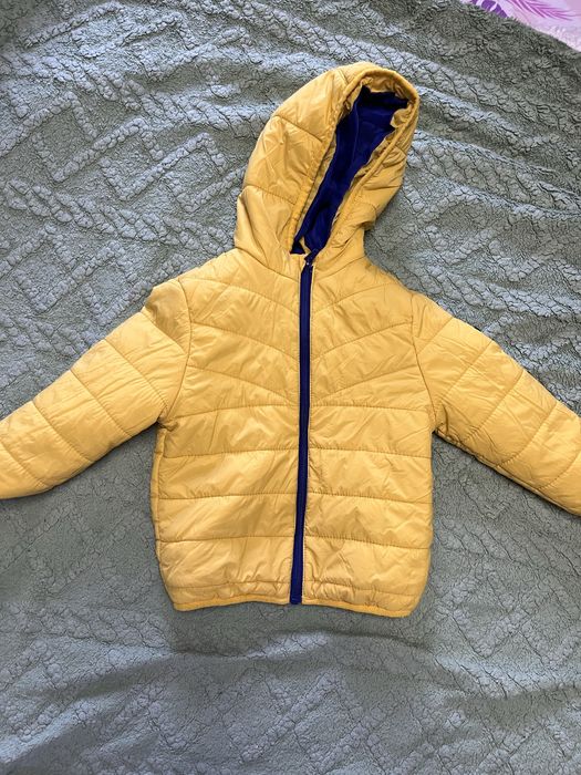 Отдам даром детские вещи (можете угостить шоколадом)