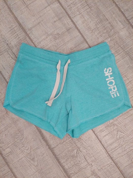 Diferite modele de haine