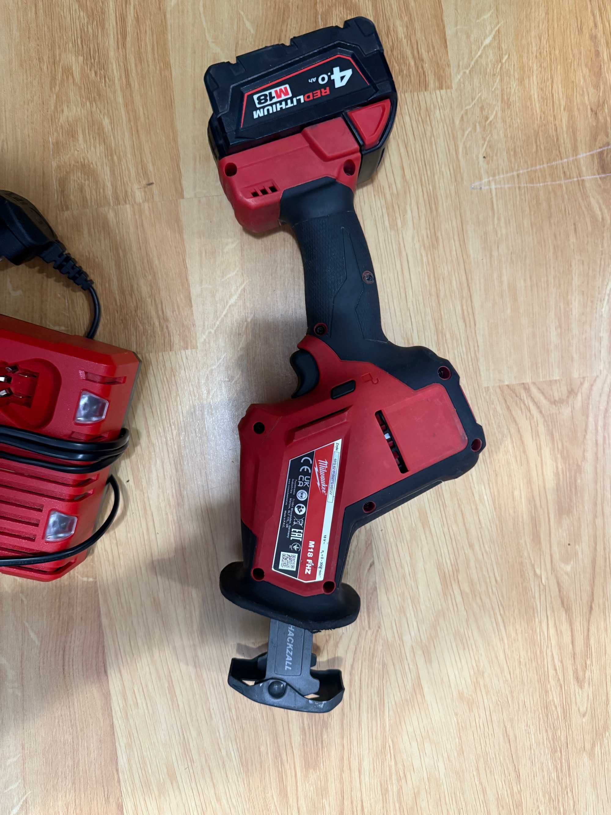 Milwaukee M18 FHZ Саблен трион