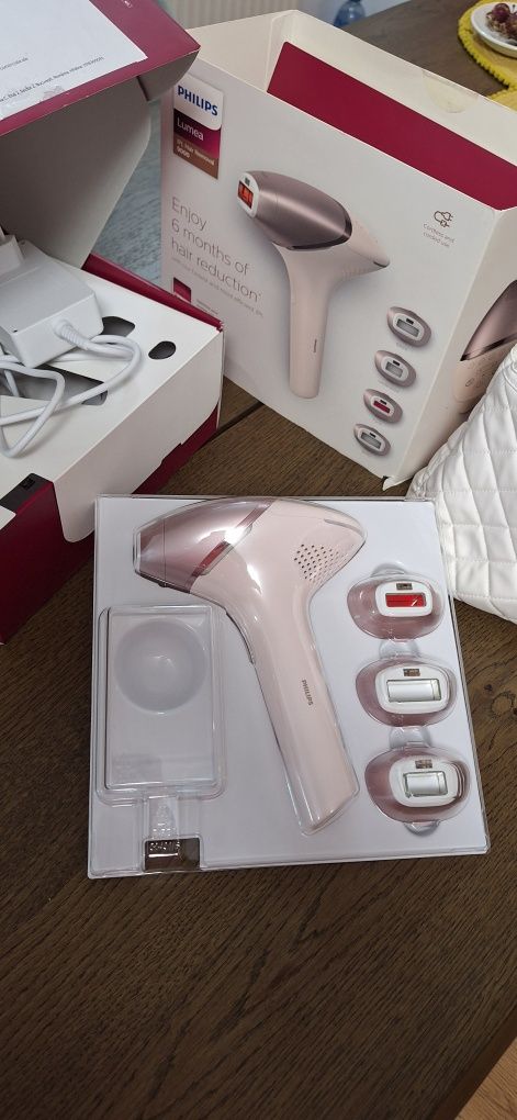 Epilator IPL Philips Lumea Seria 9000 BRI958/00