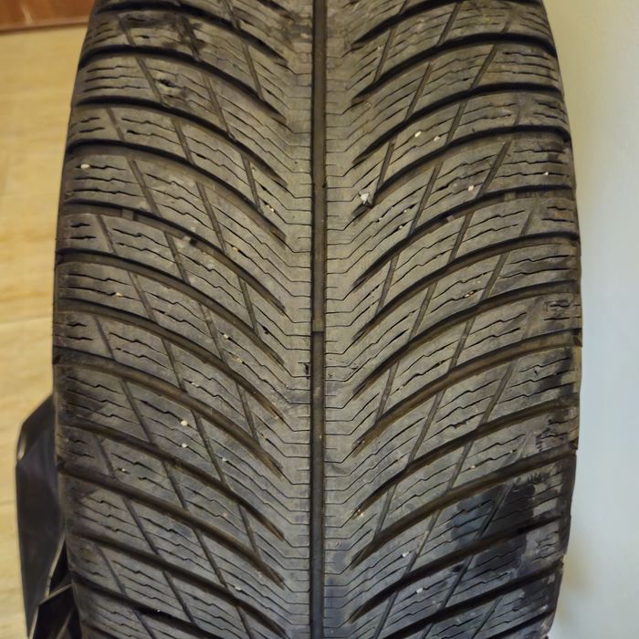 3 броя Michelin Alpin Pilot 5 235/45/18