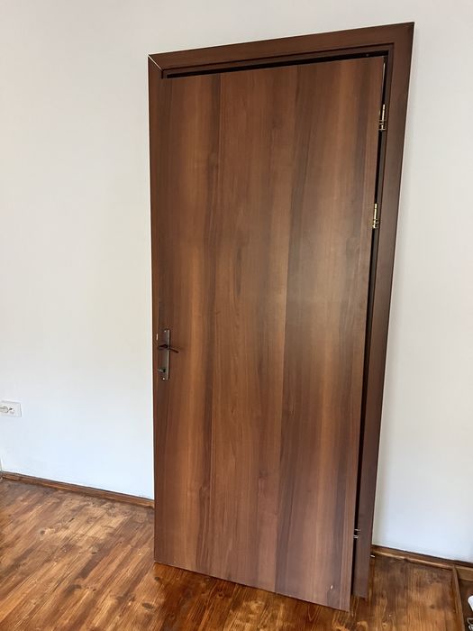 Vand doua usi interior maro