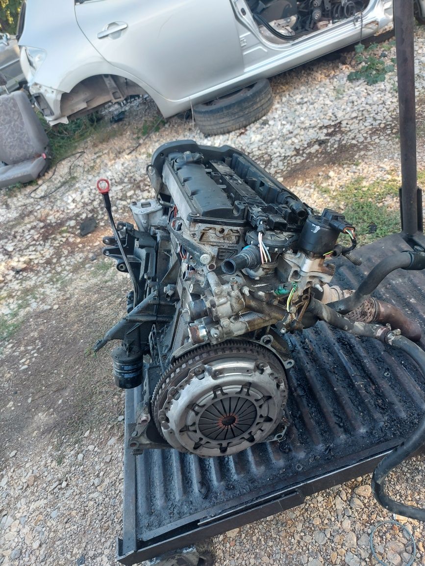 Двигател за Citroen Xsara Picasso 1.8i