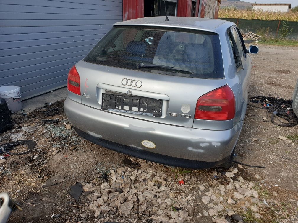 Dezmembrez Audi A3 1.6 benzina 1.9 TDI AGR 2002