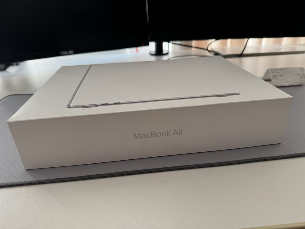 Macbook M3 Air