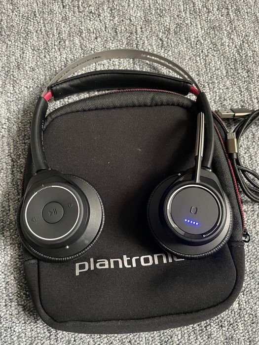 Casti Audio bluetooth PLANTRONICS model Voyager Focus B825 Wireless