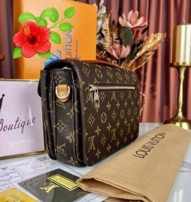 Geanta  si portofel  LV Pochette, curea detasabila umăr, saculet, etic