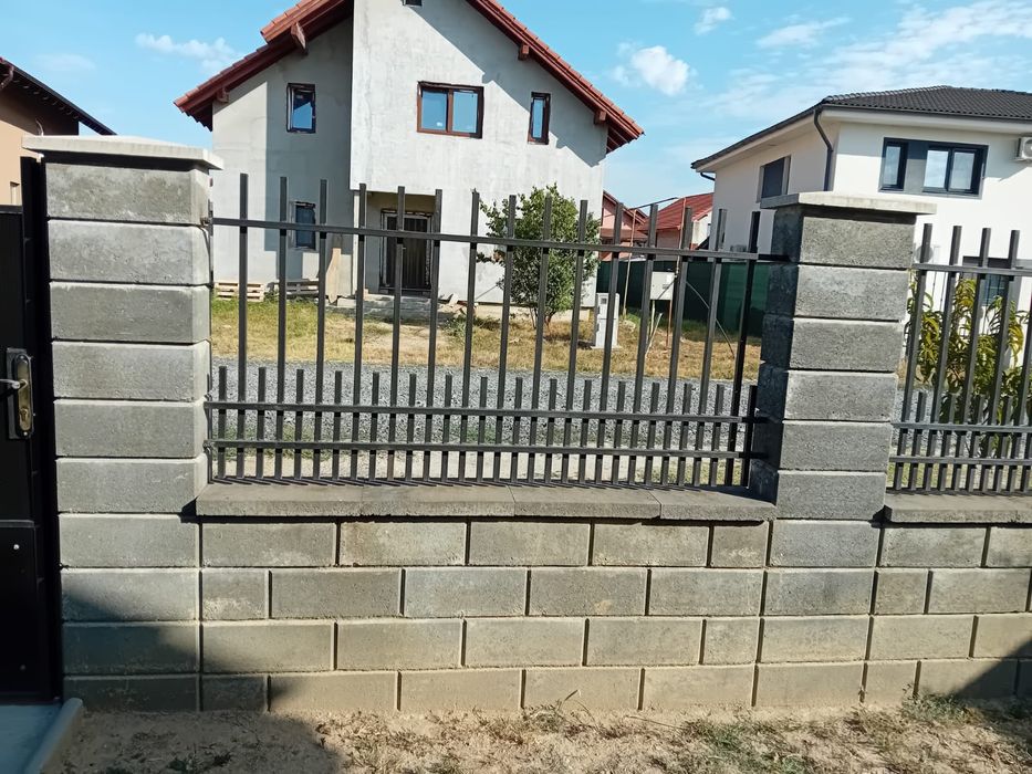 Vând panouri de gard