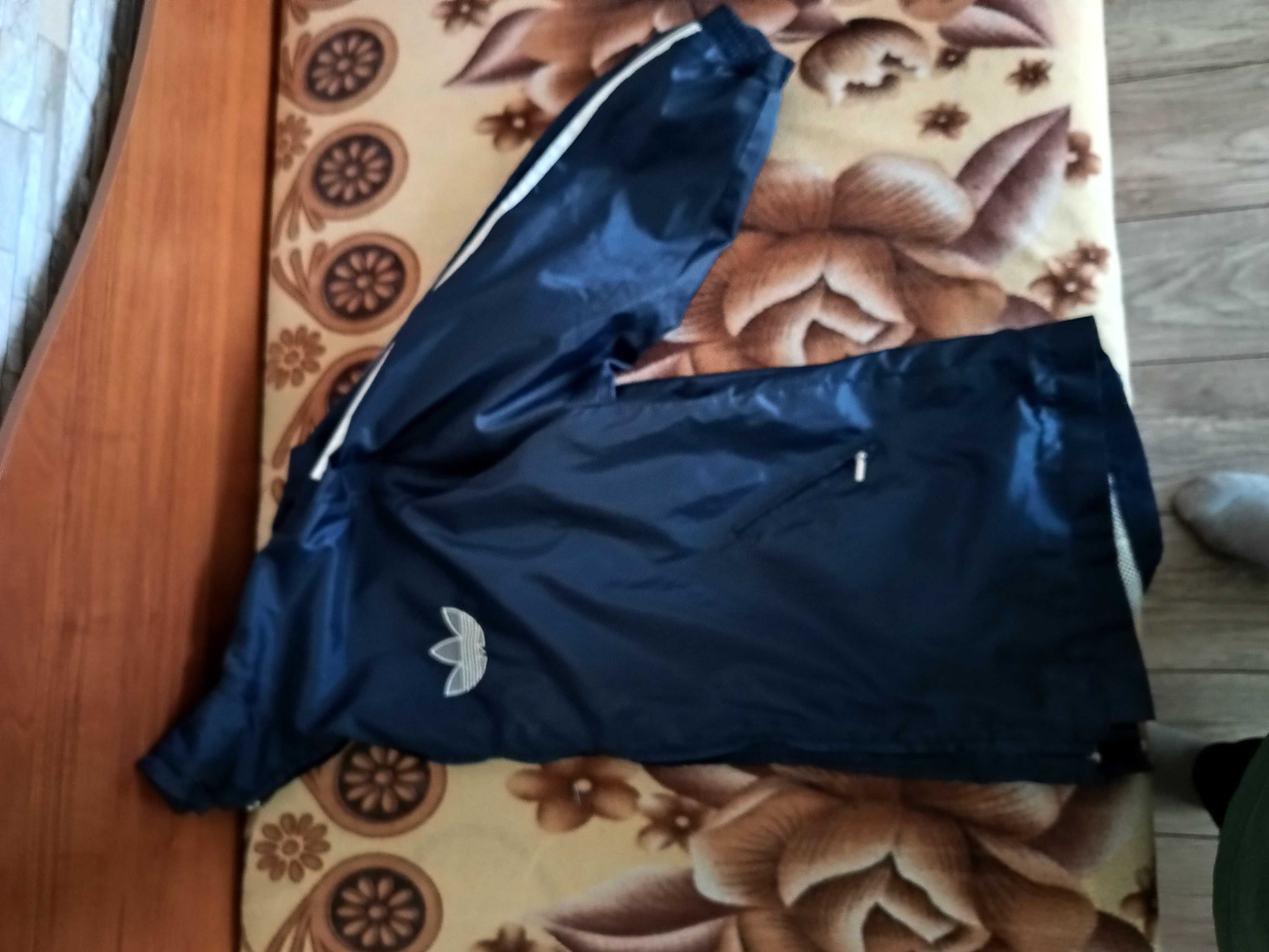 Продавам оригинална спортна грейка Adidas