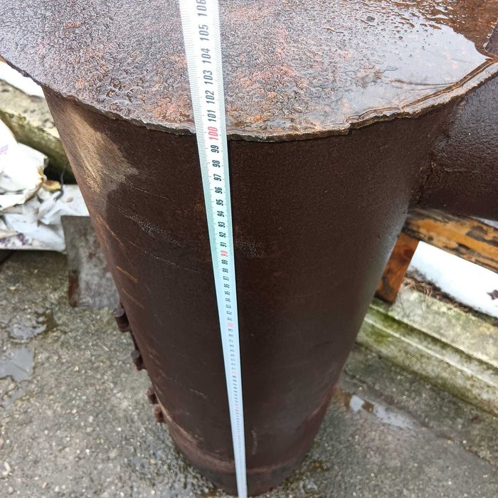 Godin din teava otel de 1cm,cântareste 70kg.Are usa la cenușar lipsa.