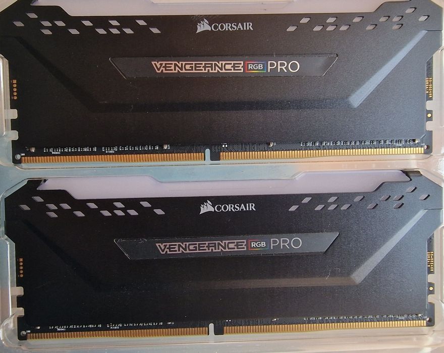 Corsair Vengeance DDR4 CMW32GX4M2C3200C16