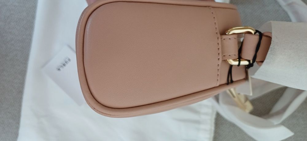 Furla Goccia  нова чанта през рамо от естествена кожа!Размери 12