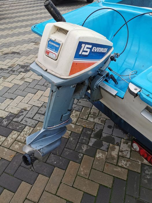 Barcă motor cu peridoc