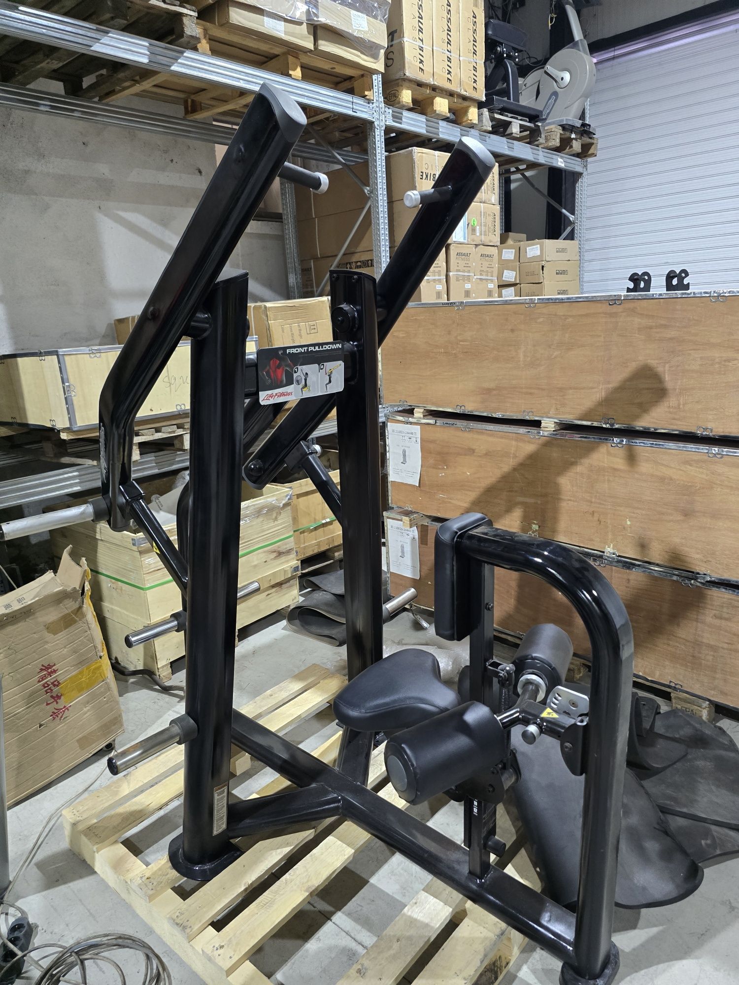 Life fitness front pulldown машина за гръб лайф фитнес