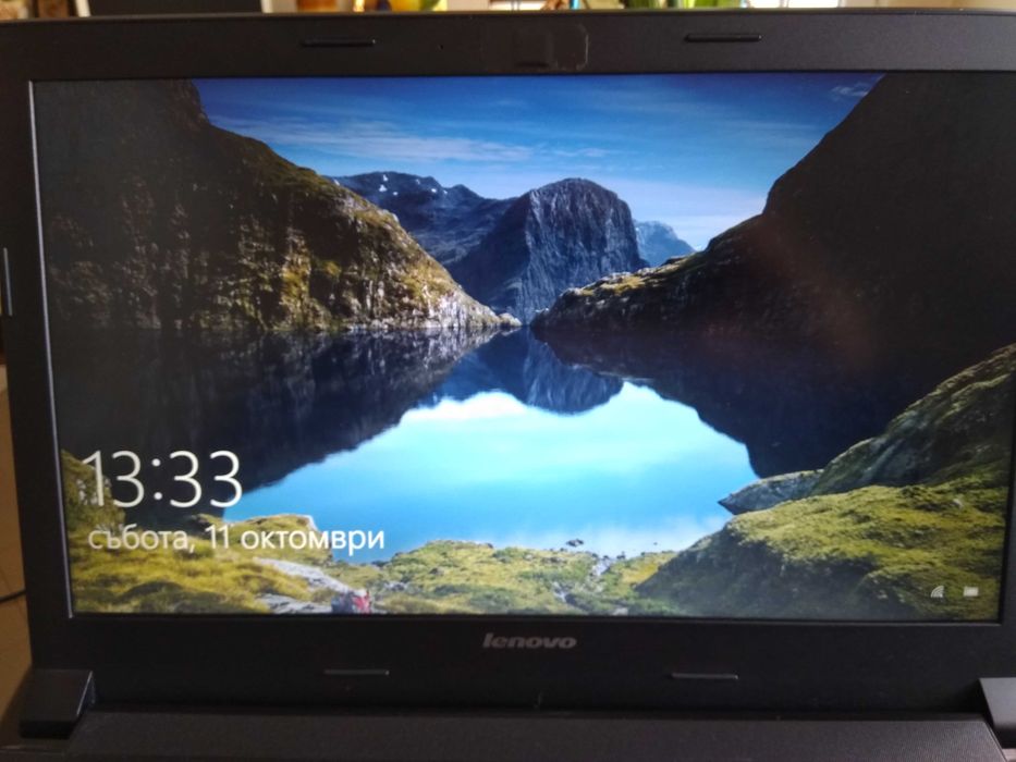 лаптоп Lenovo ширина екран 34.5 см / височина 19.5 см