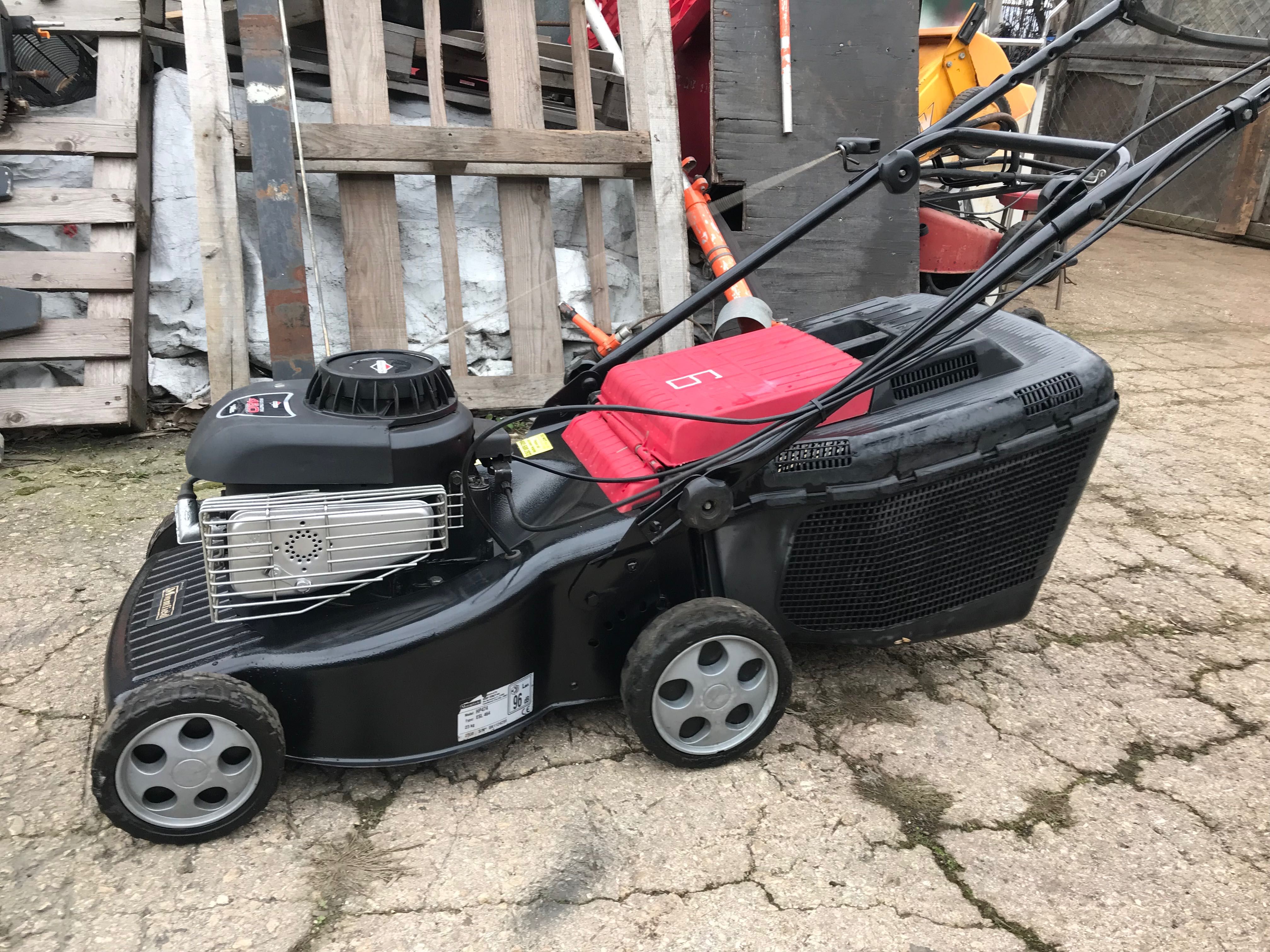 6: Самоходна моторна косачка Montfield  4.7 hp